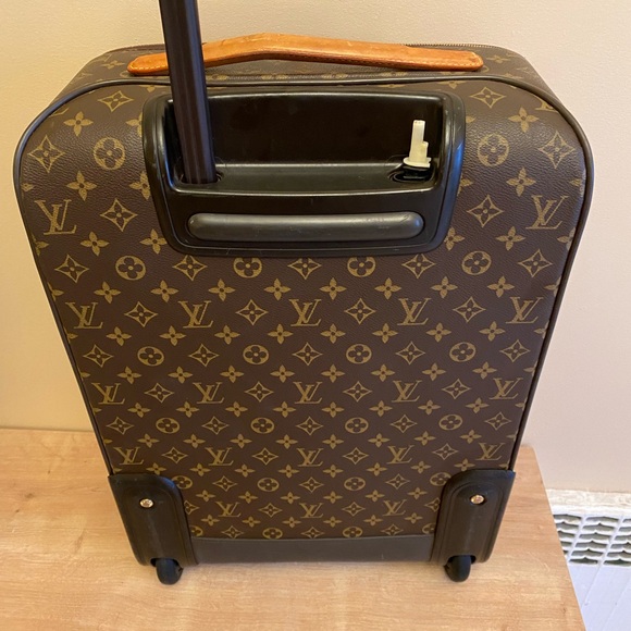 Authentic Louis Vuitton pegase 50 monogram carry on suitcase - Picture 2 of 8